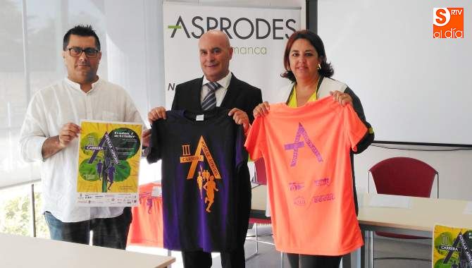 Un momento de la presentación de la prueba en el centro de Asprodes