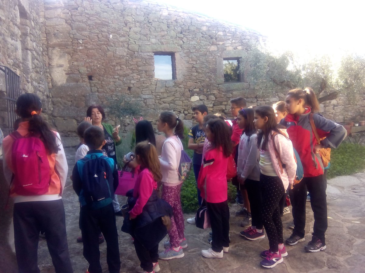 Foto 6 - La visita de escolares a San Felices continúa con los alumnos del CRA Campo de Argañán  
