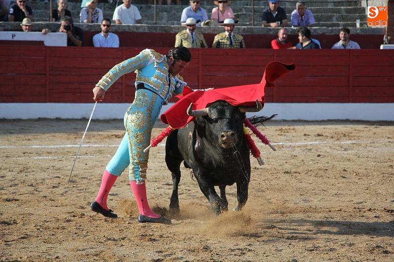 Faena de Mora en Vitigudino a un toro de Alberto Orive / CORRAL