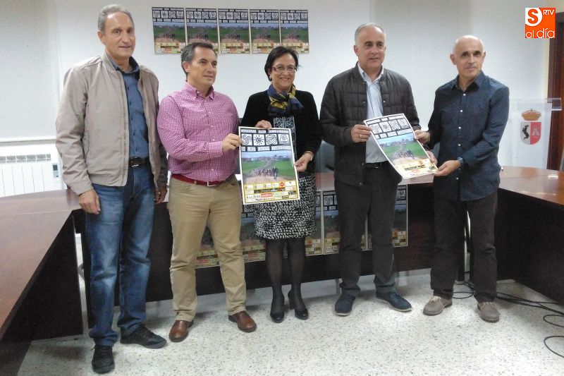 Moisés Muñoz, José Manuel Jiménez, Lourdes Villoria, Jesús María Ortiz y José Ramón Rodríguez, en la presentación