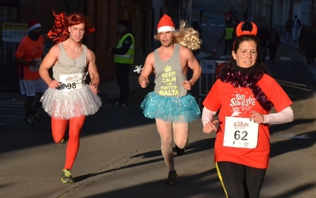 Ignacio Comillas y María Torres ganan en el estreno de la San Silvestre farinata  
