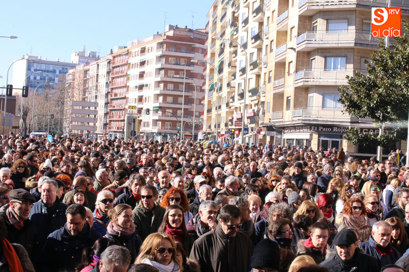 Foto 3 - Una multitudinaria ‘Marea blanca’ recorre Salamanca en defensa de la Sanidad Pública