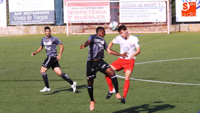 Imagen del partido de la primera vuelta entre ambos equipos jugado en el San Casto