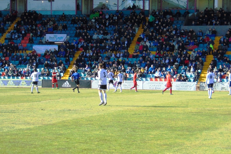 Sufrida victoria del Salmantino en el Helmántico ante el Béjar Industrial (2-1)
