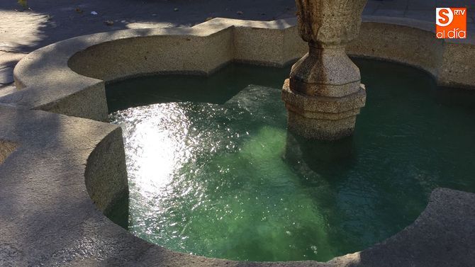 Jornada gélida en Salamanca, con hielo pasado el mediodía en la Plaza de la Fuente