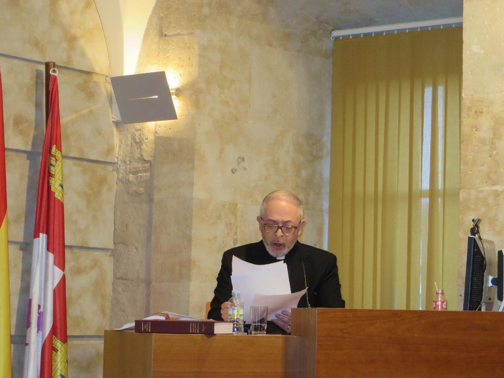 Foto 3 - Constantino Bada Prendes defiende su tesis doctoral "La Biblia del Oso de Casiodoro de Reina;...