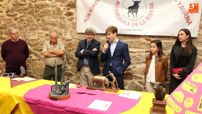Alejandro Mora agradeció la apuesta de Aldeadávila por dar cabida a los jóvenes en sus Fiestas del Toro  / CORRAL