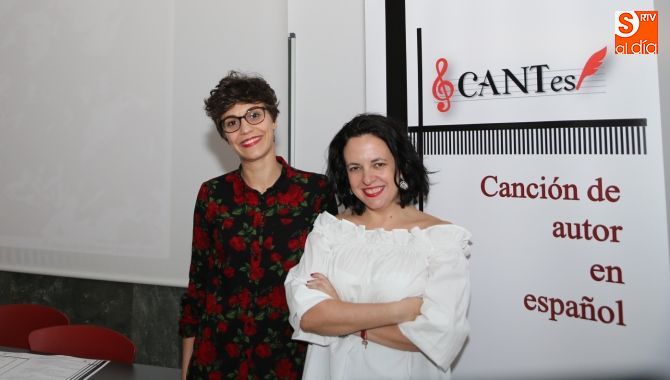 Rocío Rodríguez Ferrer y Raquel Crespo Vila, en Filología