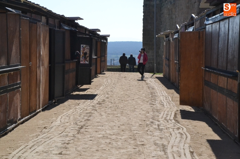 Rematada con arena la zona de casetas del Paseo Fernando Arrabal  