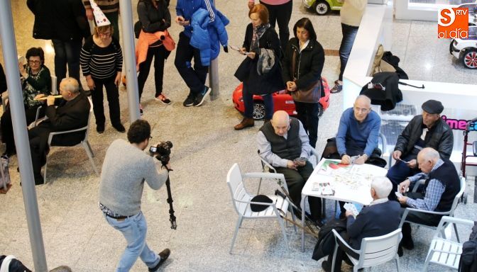 El Centro Comercial El Tormes acogía las actividades de la Asociación de Parkinson Salamanca / Foto de Alberto Martín