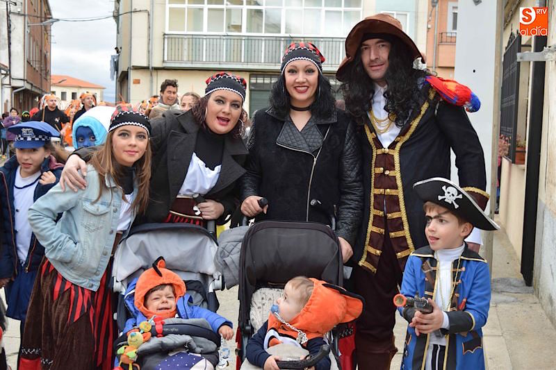 Los piratas no faltaron a su cita en el desfile de disfraces