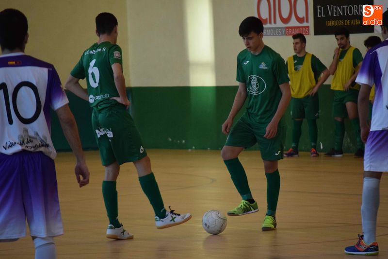 Jaime y Jorge sacan de centro en un partido anterior