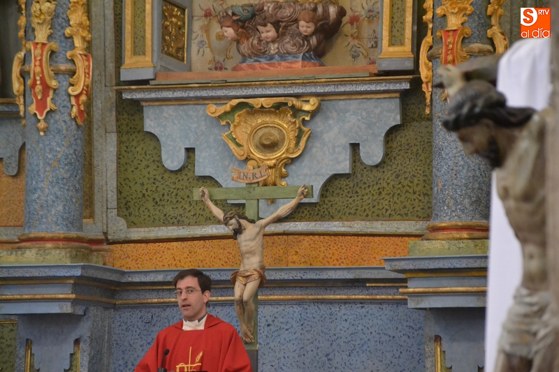 Foto 3 - Día especial en Gallegos con doble procesión para inaugurar su restaurado retablo  