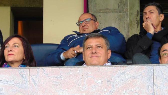 Carlos Martín, en el palco del estadio Helmántico