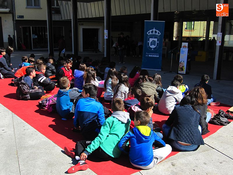 Medio centenar de escolares participó en la actividad literaria.