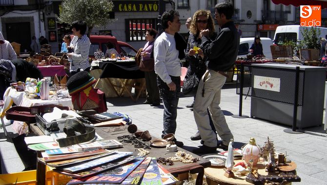 Mercado de Segunda Mano en la Plaza Mayor / FOTO DE ARCHIVO