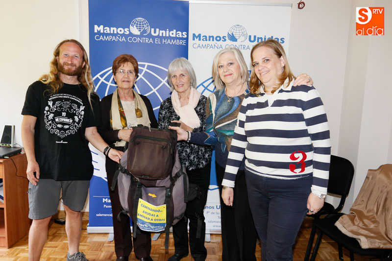 Foto 3 - La delegación salmantina de Manos Unidas recibe la visita del voluntario Rubén Arnal  