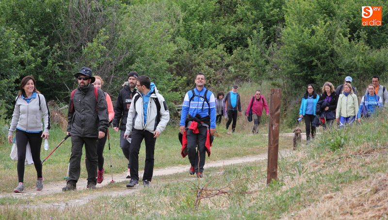 Aun a pesar del mal tiempo, los senderistas disfrutaron de la marcha dado que apenas cayó gota