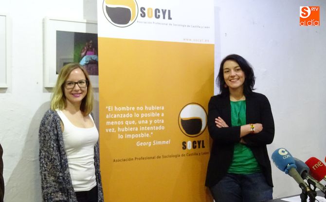 Marina Sánchez-Sierra y Elena Mateos, en la presentación del estudio de Socyl
