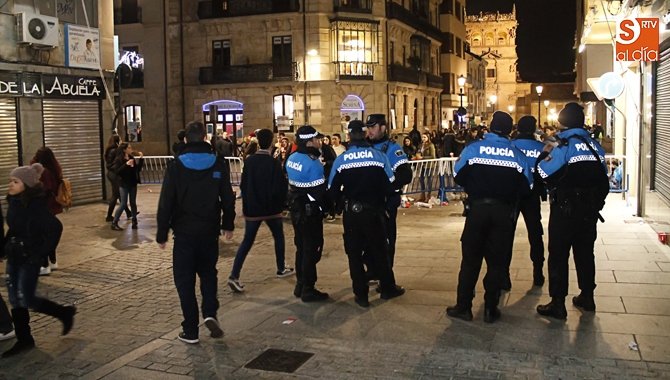 Agentes de la Policía Local en el centro de la ciudad