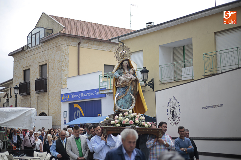 Procesión de la Virgen de los Remedios en Villamayor. Foto: Alejandro López