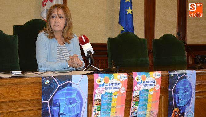 Purificación Pozo, concejala de Cultura, presenta la Muestra de Teatro Infantil