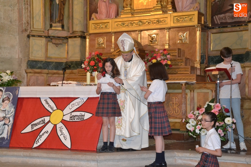 El Colegio Misioneras-Santa Teresa cierra de forma especial el mes de la Virgen  