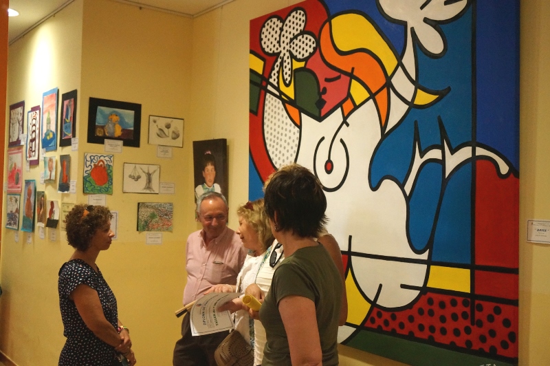 Foto 4 - Los alumnos de los talleres municipales reúnen sus creaciones en una exposición