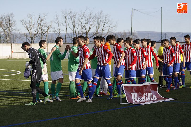 El Guijuelo se ha enfrentado al filial del equipo asturiano en varias ocasiones.