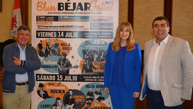 De i. a d. Alejo Riñones, alcalde de Béjar, Mar Sáncho, directora de Políticas Culturales y Miguel A. Sánchez Paso, organizador del festival