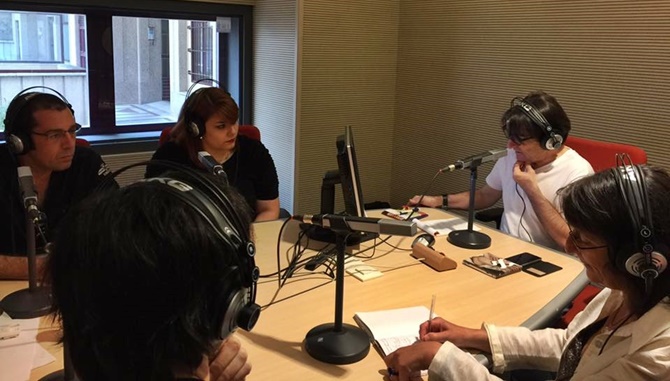 Un momento del programa de radio con Javier Tolentino. Fotos: Charo García Diego