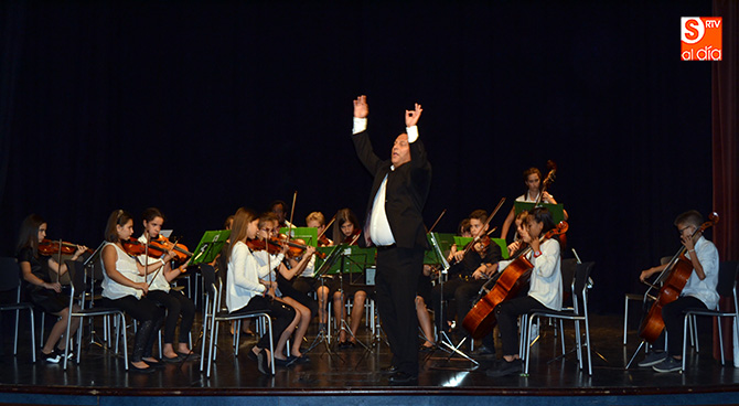Las orquestas Ranita del Tormes y Camerata Salmantina ofrecían una actuación a beneficio del proyecto artístico de la parroquia