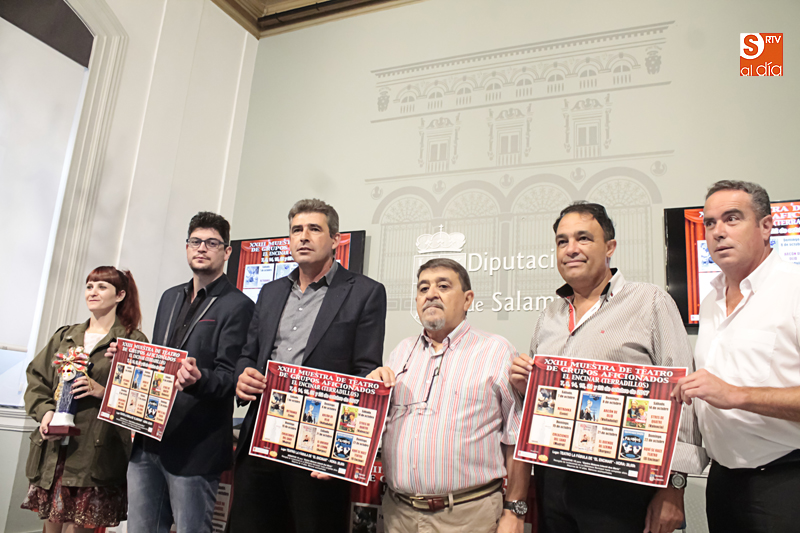 Momento de la presentación de la Muestra de Teatro de Terradillos (Foto de Álex López)
