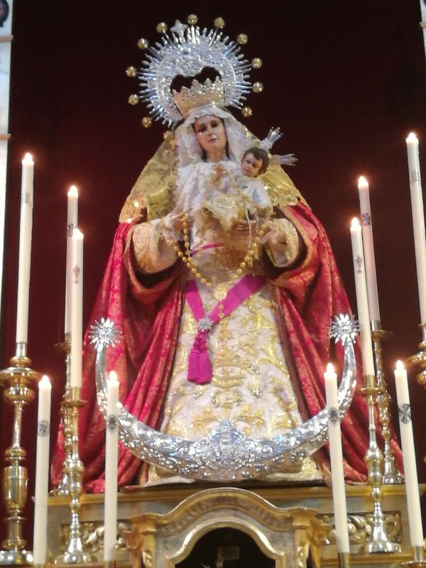 Foto 2 - La procesión general del Rosario recorrerá este sábado las calles de Salamanca  