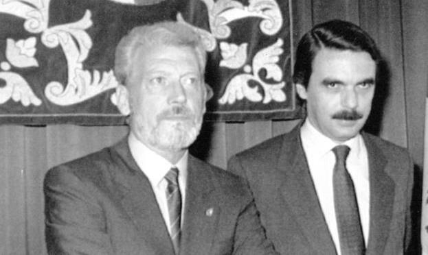 El fallecido José Luis Sagredo junto a José María Áznar. Foto: El Norte