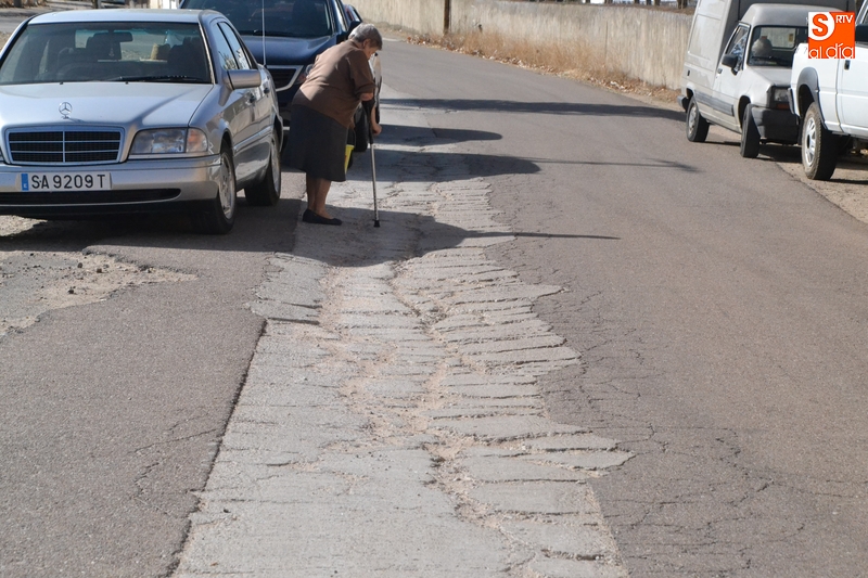 Los baches siguen presidiendo la entrada al Cementerio  