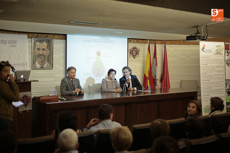 Un momento del acto celebrado en el Colegio de Médicos de Salamanca (Foto de Álex López)
