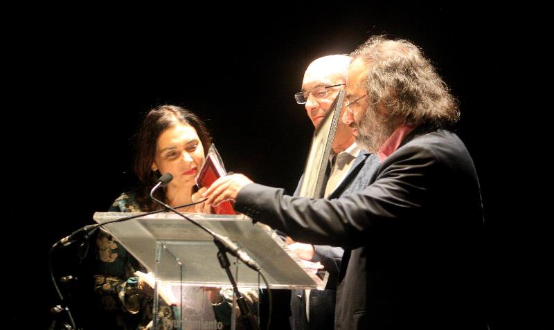 Foto 4 - Muñoz Quirós recibió en Salamanca el II Premio Internacional de Poesía ‘Francisco de...