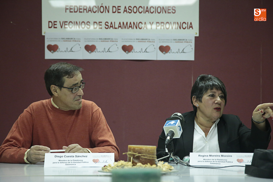 Diego Cuesta y Regina Moreiro, miembros de la plataforma salmantina. Foto: Alejandro López