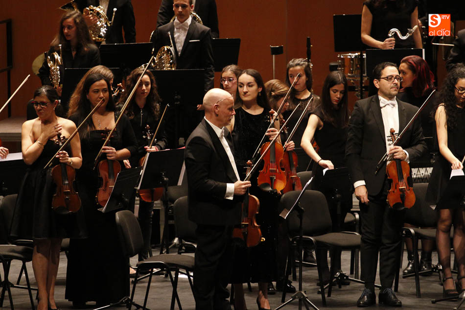 Foto 2 - La Joven Orquesta Ciudad de Salamanca brilla en su primer concierto de la temporada
