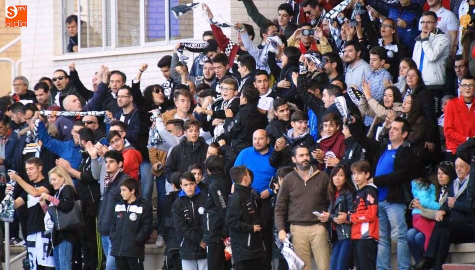 La afición de Unionistas CF, durante un partido del equipo en Las Pistas
