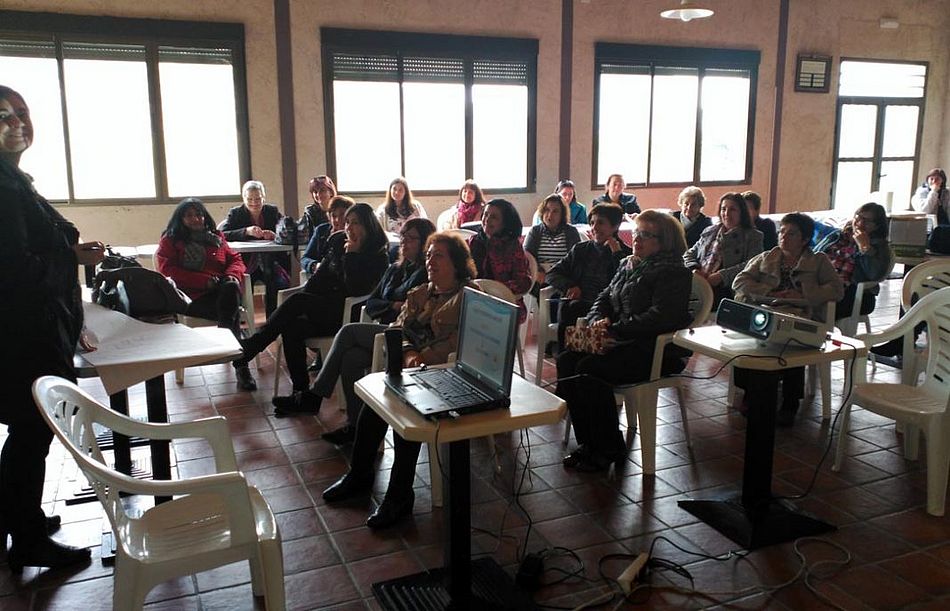 Los talleres de CERES y COAG pretenden fomentar el empoderamiento de la mujer en zonas rurales