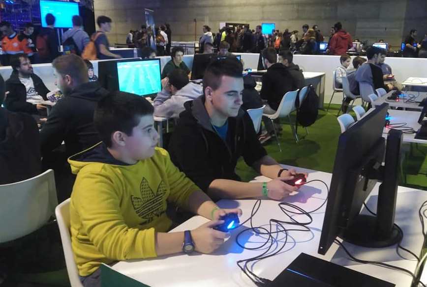 El viaje de los jóvenes mirobrigenses a la Gamergy, en vídeo  