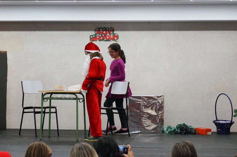 Foto 11 - Villares disfruta de la obra teatral &lsquo;Estrellita de Navidad&rsquo;