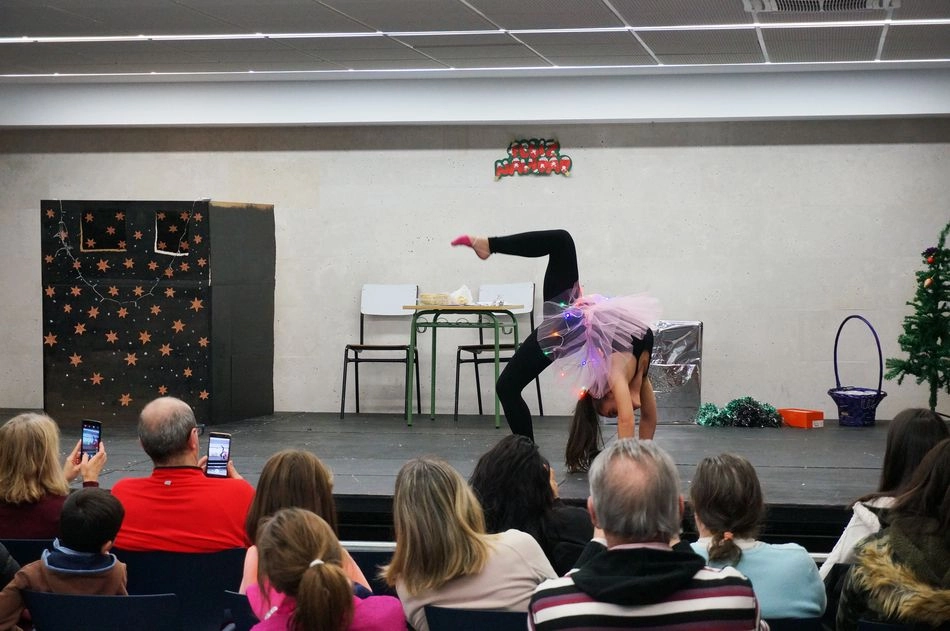 Foto 8 - Villares disfruta de la obra teatral &lsquo;Estrellita de Navidad&rsquo;