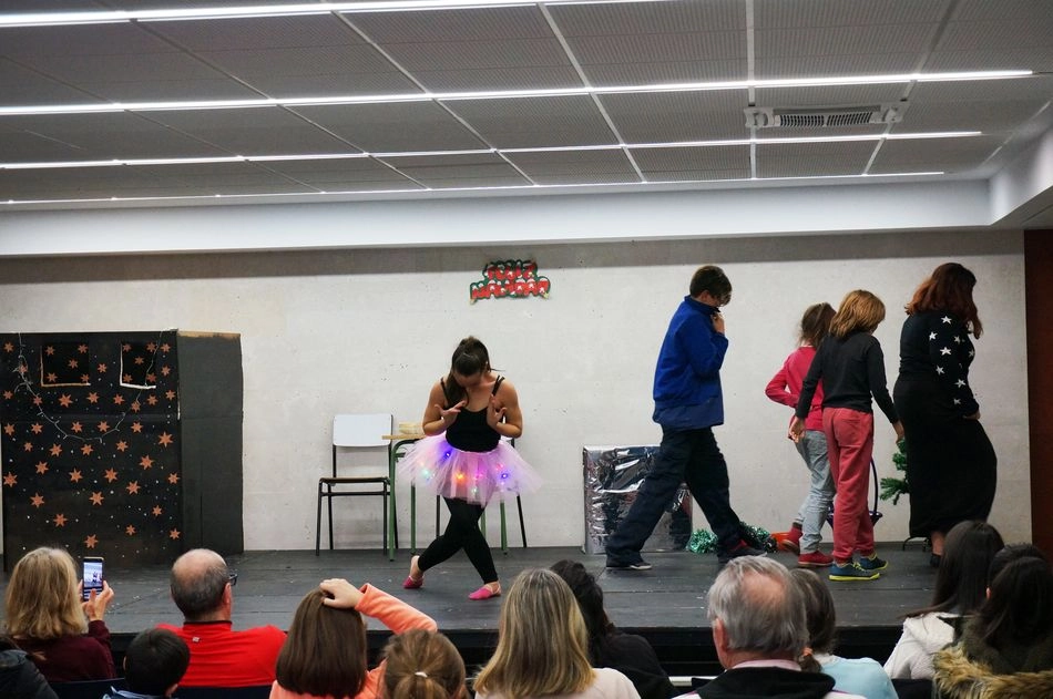 Foto 7 - Villares disfruta de la obra teatral &lsquo;Estrellita de Navidad&rsquo;