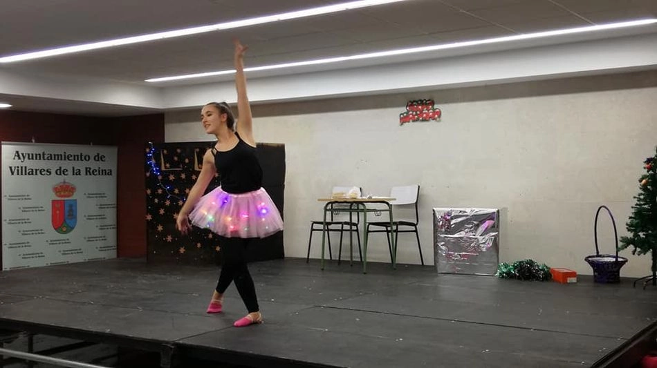 Foto 4 - Villares disfruta de la obra teatral &lsquo;Estrellita de Navidad&rsquo;