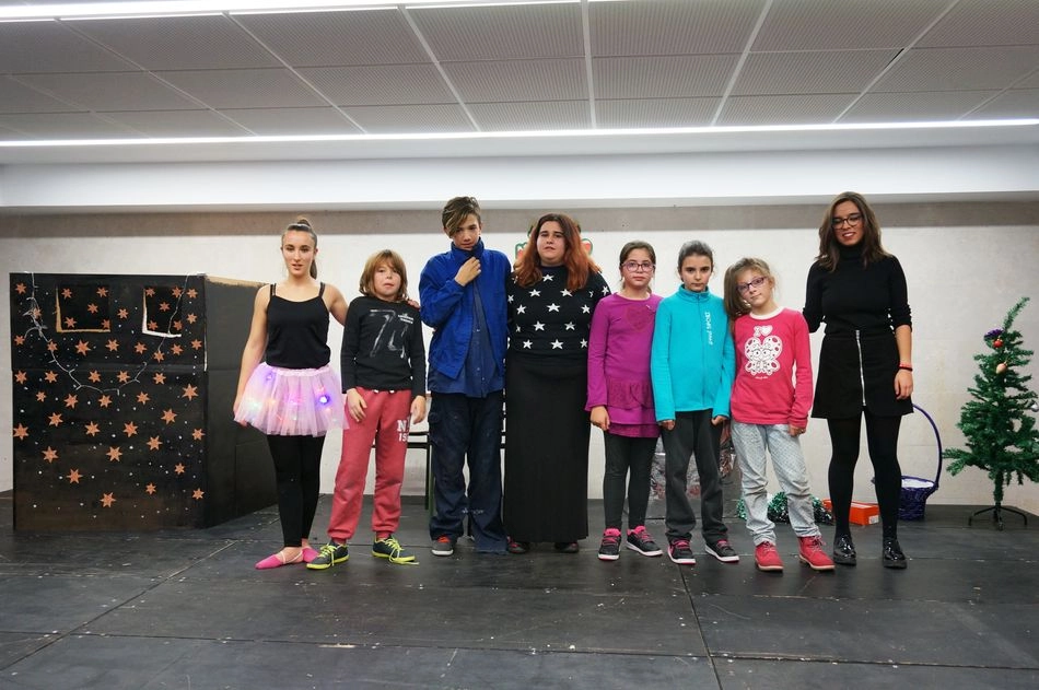 Foto 3 - Villares disfruta de la obra teatral &lsquo;Estrellita de Navidad&rsquo;