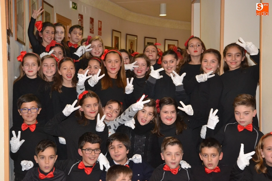 Foto 10 - Misioneras-Santa Teresa derrocha creatividad en su doble funci&oacute;n navide&ntilde;a  