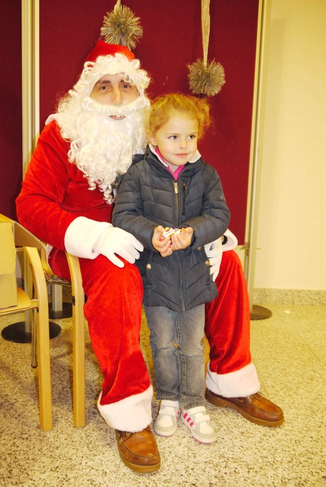 Foto 7 - Pap&aacute; Noel visita Carbajosa
